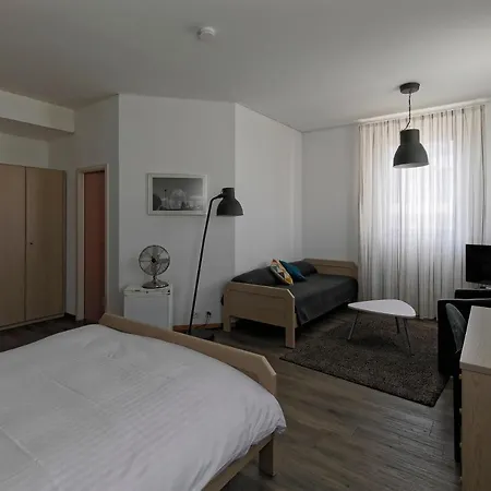 Les Du Ctn Hotel